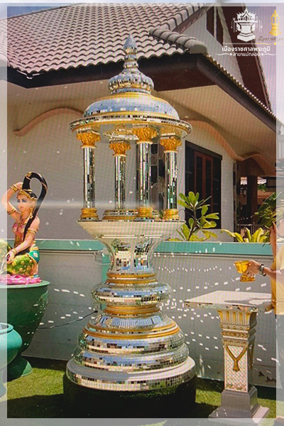 ศาลพระพรหมโรมันติดกระจก 9 นิ้ว