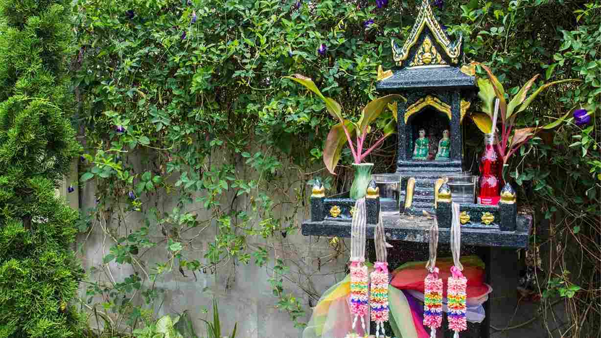 ความเชื่อเกี่ยวกับการสักการะศาลพระภูมิ